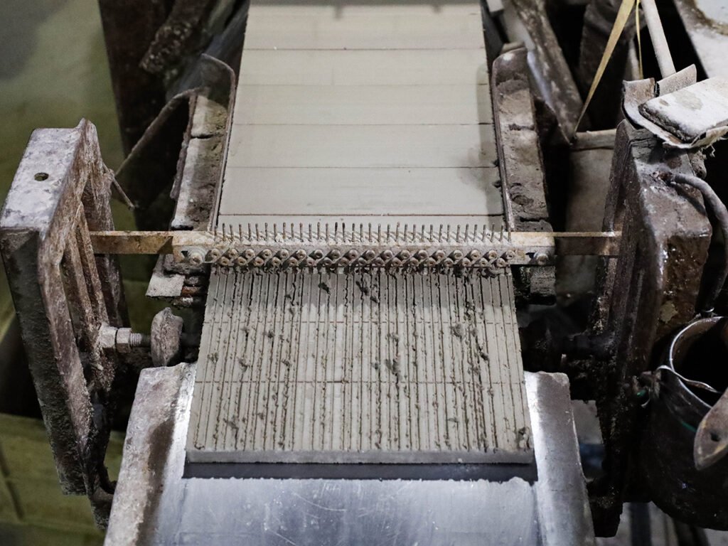 Scrached surface finishing process